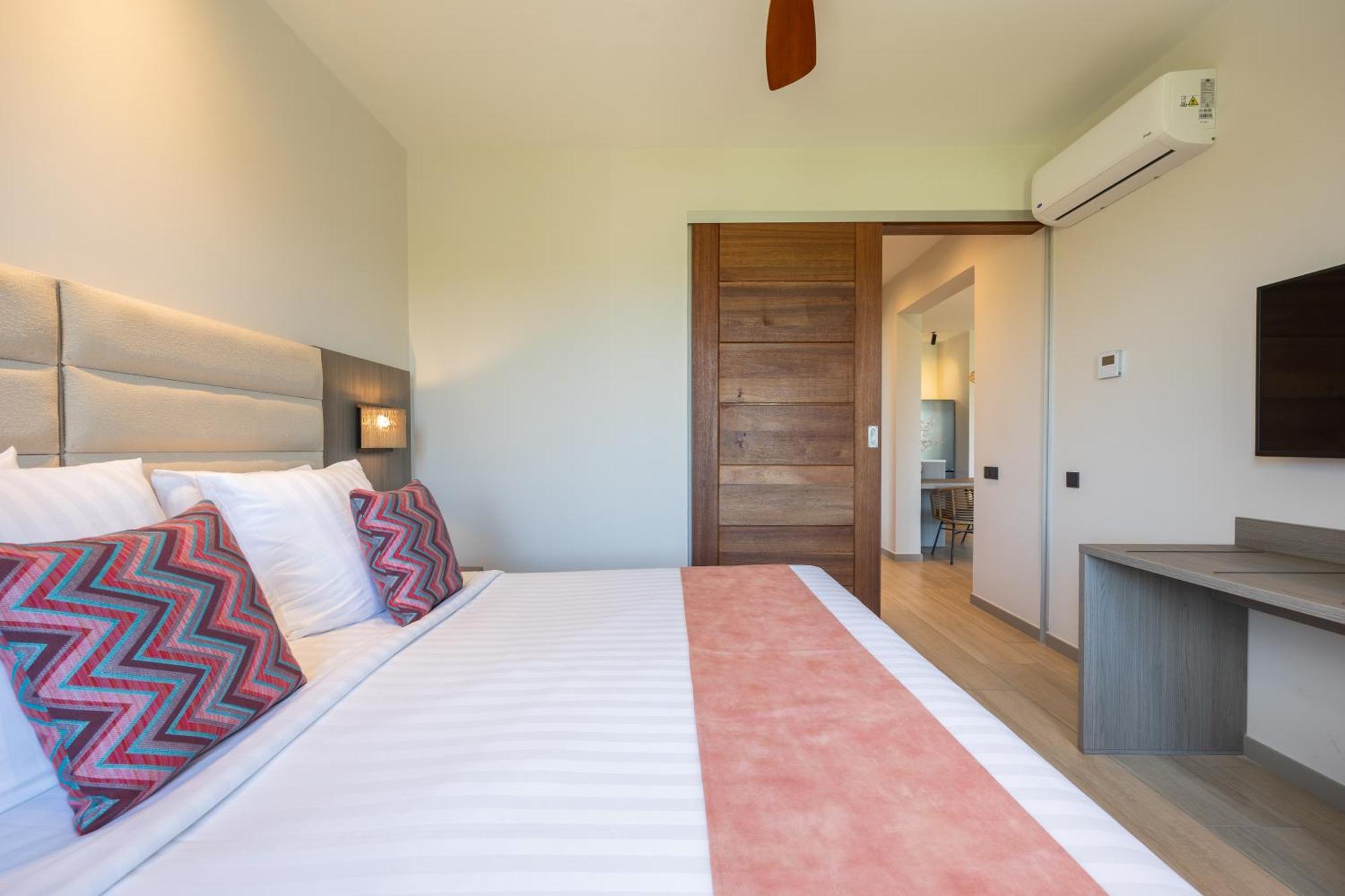 Dolphin Suites & Wellness Curacao Willemstad Extérieur photo