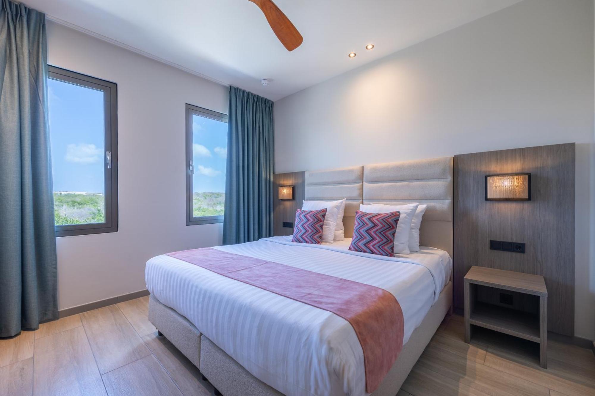 Dolphin Suites & Wellness Curacao Willemstad Extérieur photo