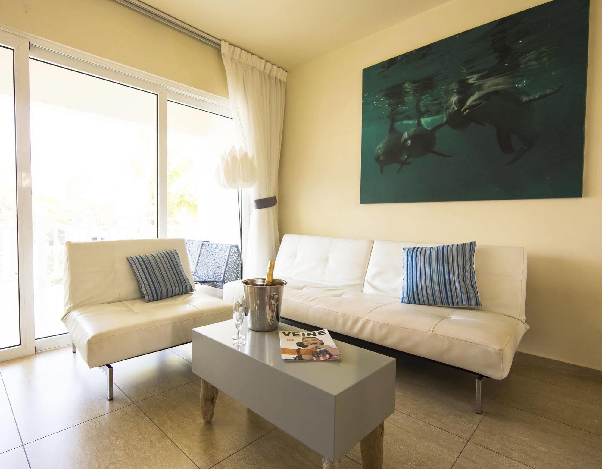 Dolphin Suites & Wellness Curacao Willemstad Extérieur photo