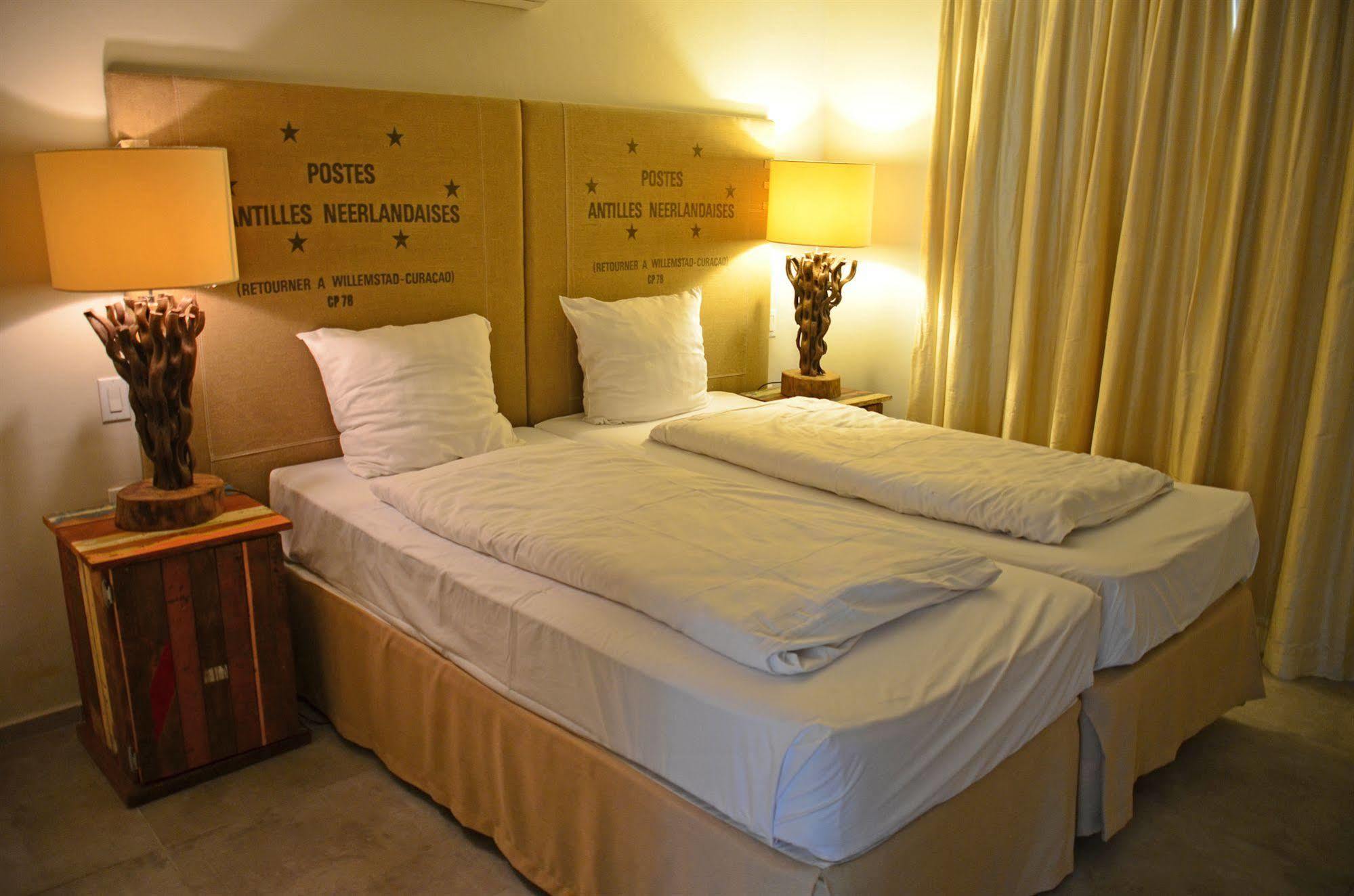 Dolphin Suites & Wellness Curacao Willemstad Extérieur photo